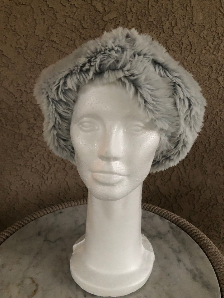 Beret in White Hue Faux Fur